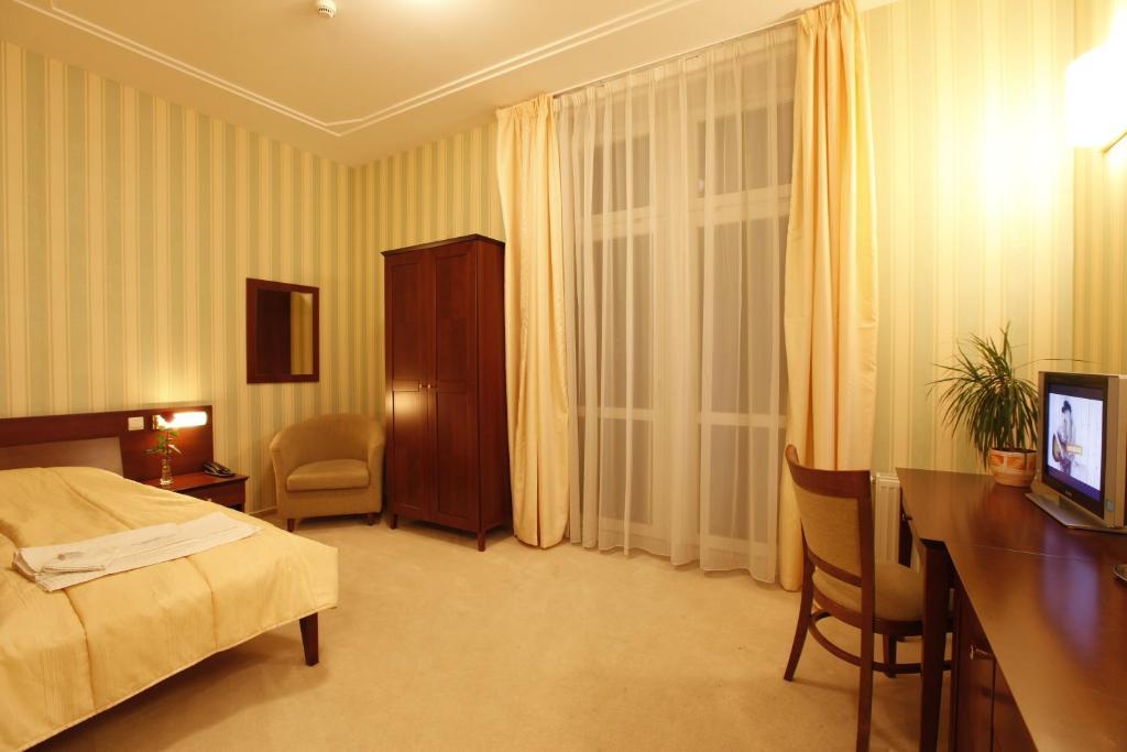 Hotel Sandor Pavillon ปิเอชตานี ห้อง รูปภาพ