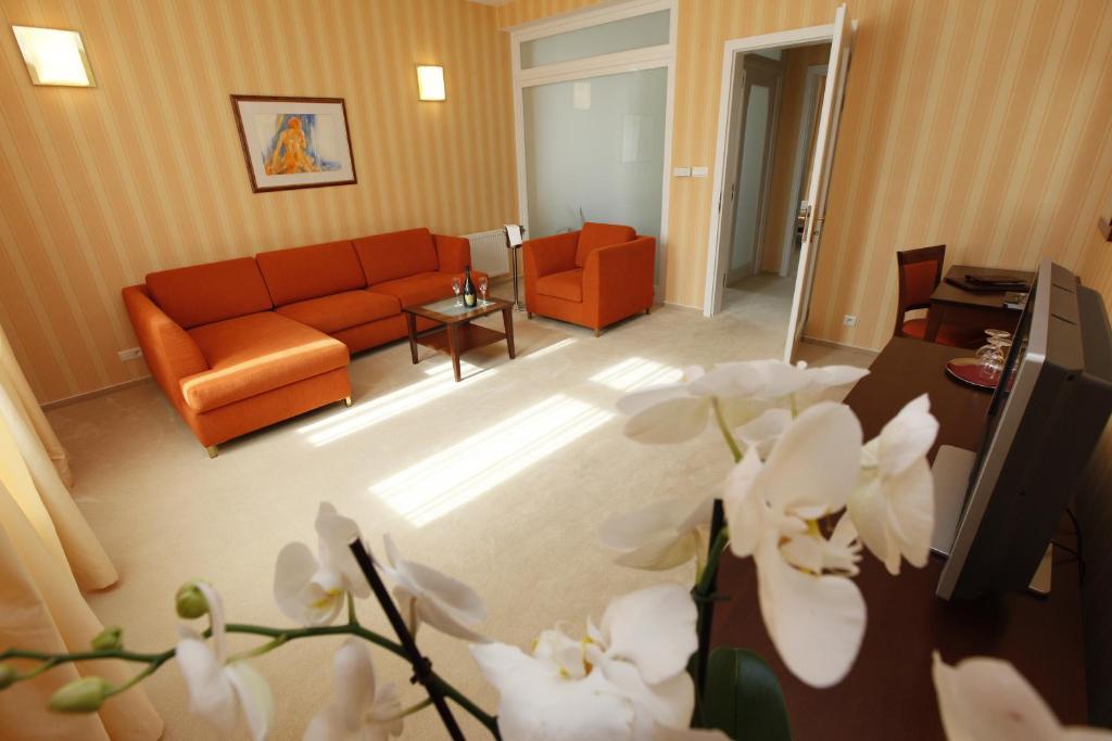 Hotel Sandor Pavillon ปิเอชตานี ห้อง รูปภาพ